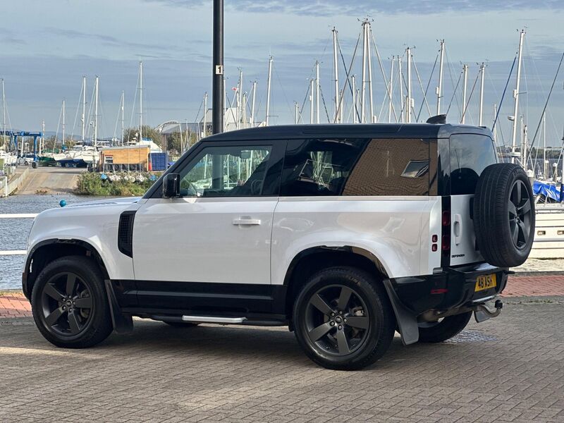 LAND ROVER DEFENDER 90