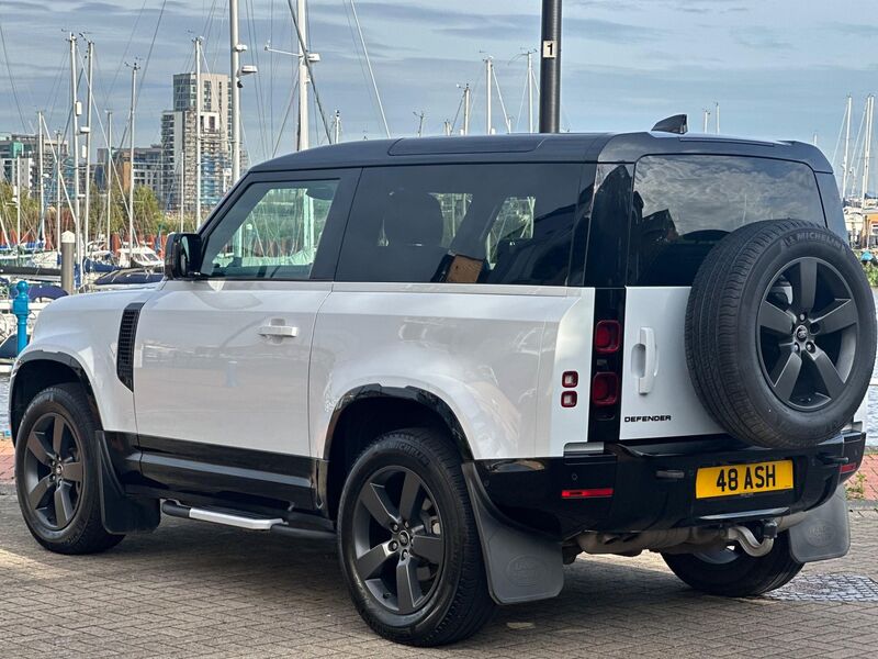 LAND ROVER DEFENDER 90