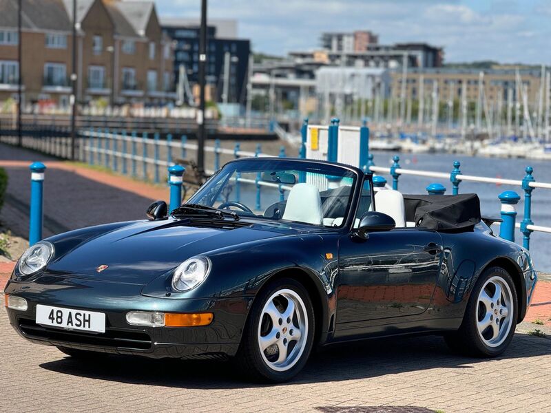 PORSCHE 911