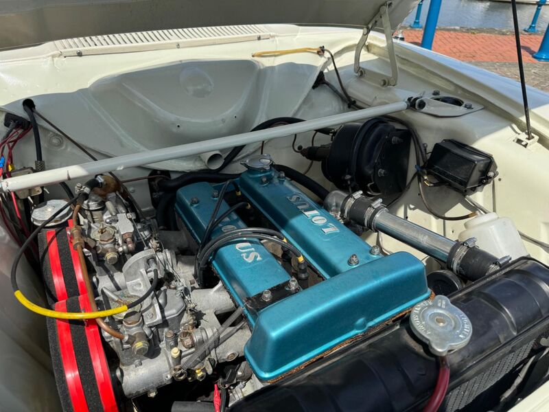 FORD CORTINA