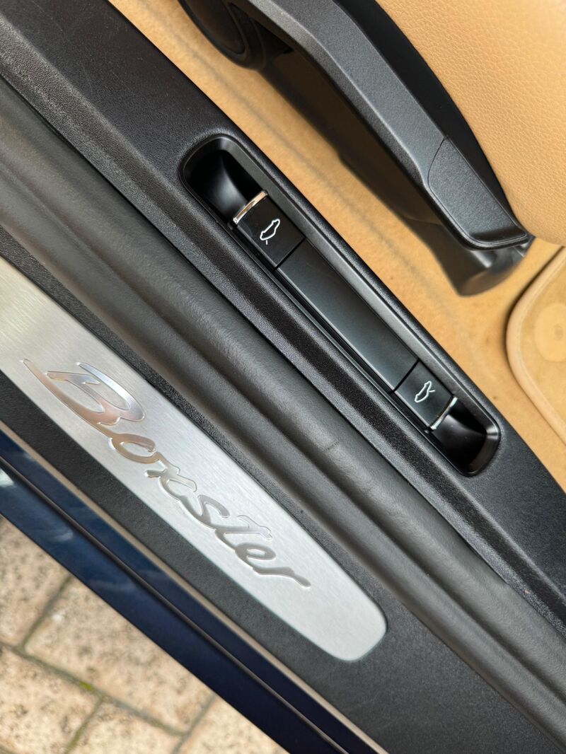 PORSCHE BOXSTER
