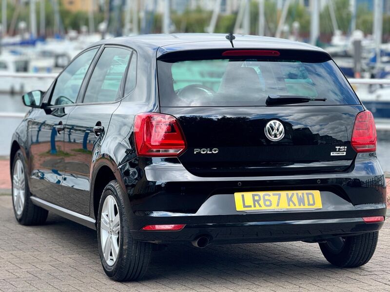 VOLKSWAGEN POLO