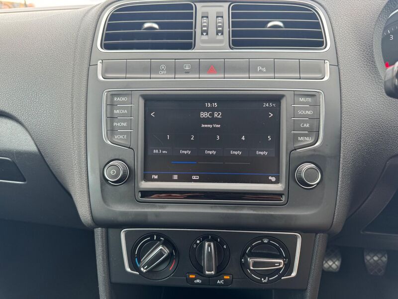 VOLKSWAGEN POLO