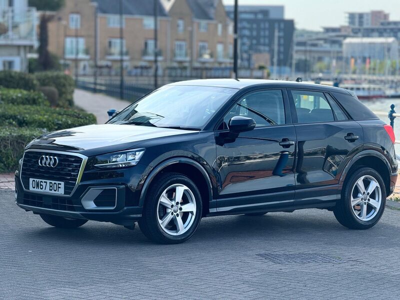 AUDI Q2