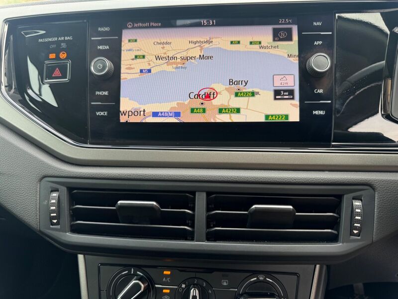 VOLKSWAGEN POLO