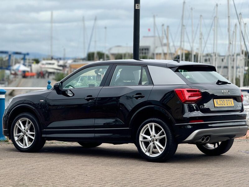 AUDI Q2