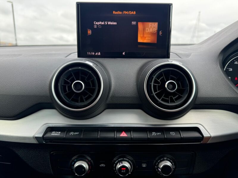 AUDI Q2