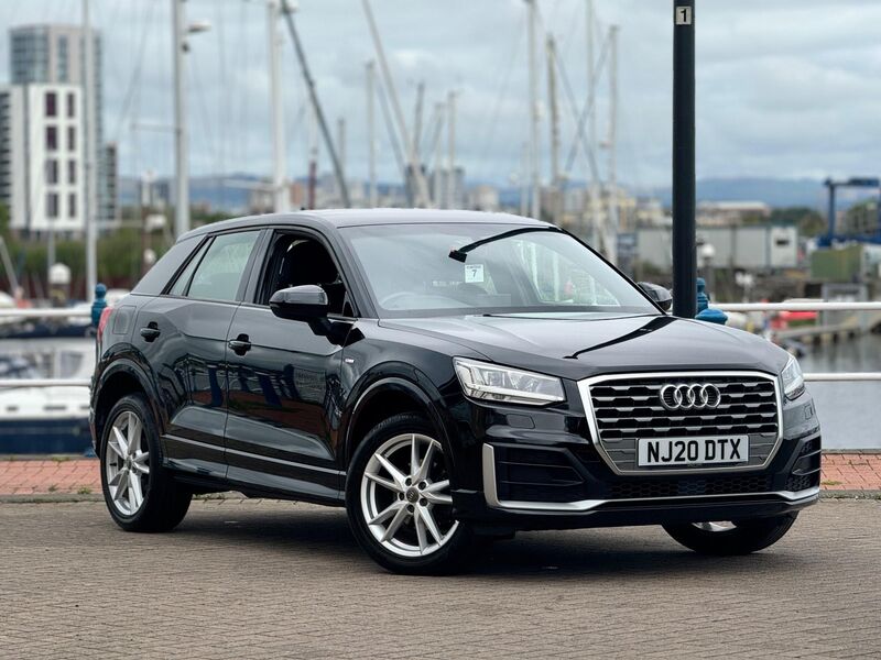 AUDI Q2