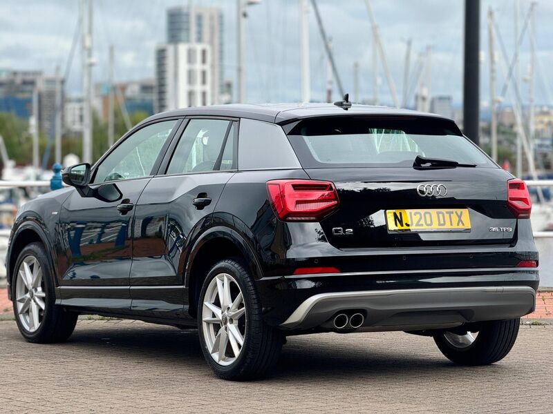AUDI Q2