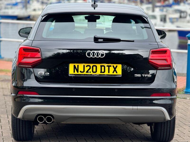 AUDI Q2