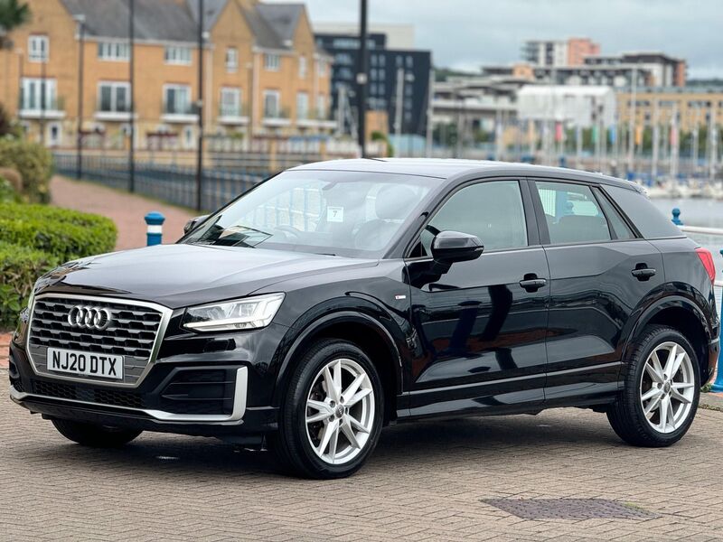 AUDI Q2