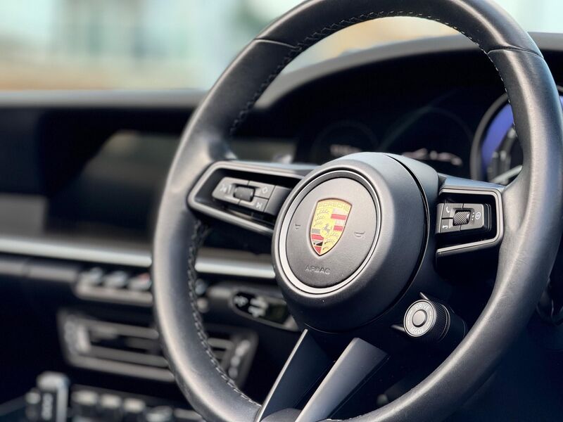 PORSCHE 911