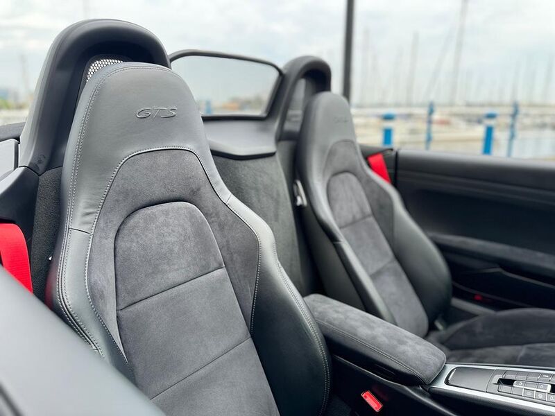 PORSCHE 718