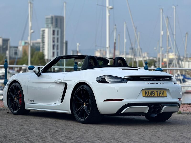 PORSCHE 718