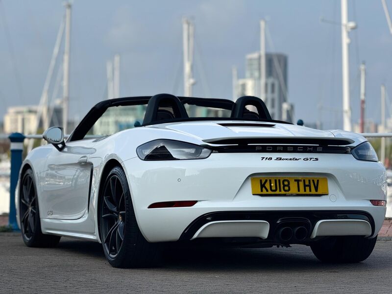 PORSCHE 718