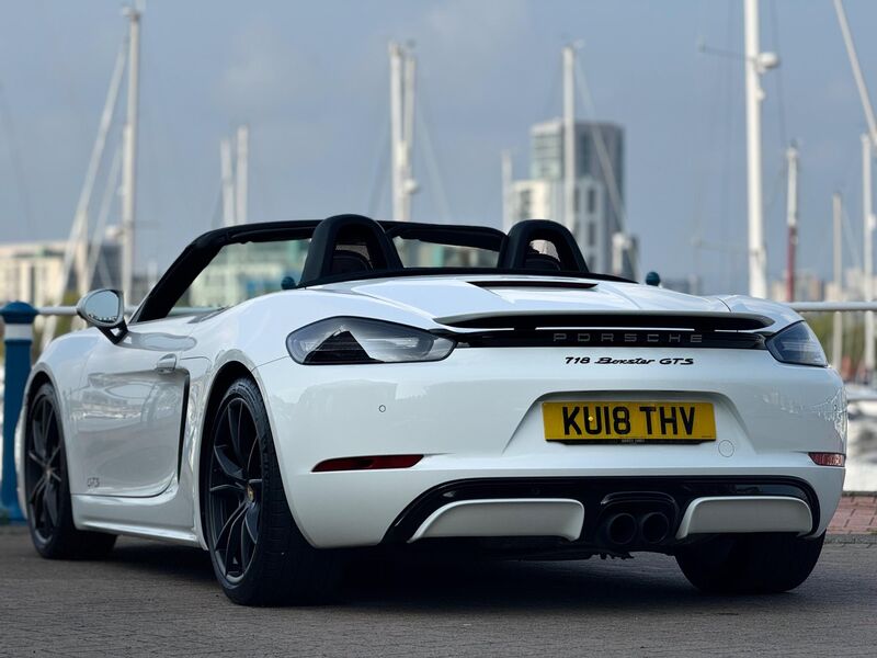 PORSCHE 718