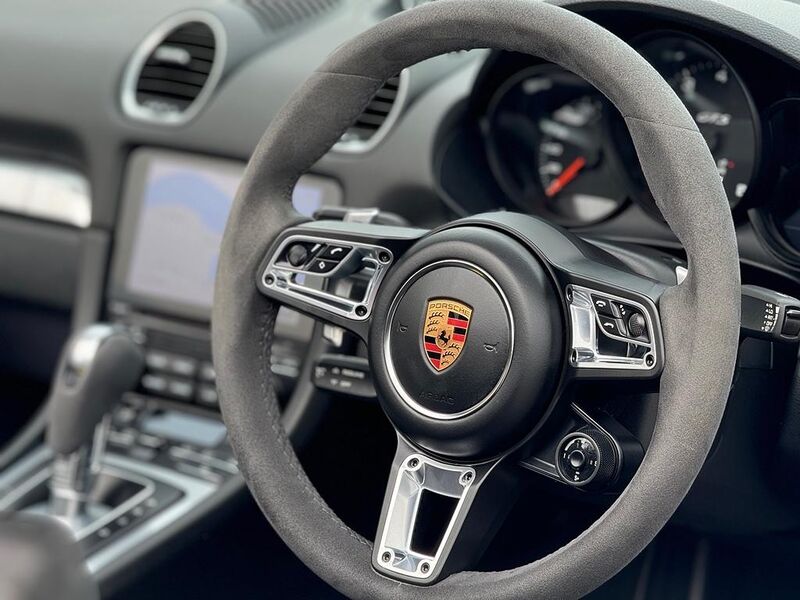 PORSCHE 718