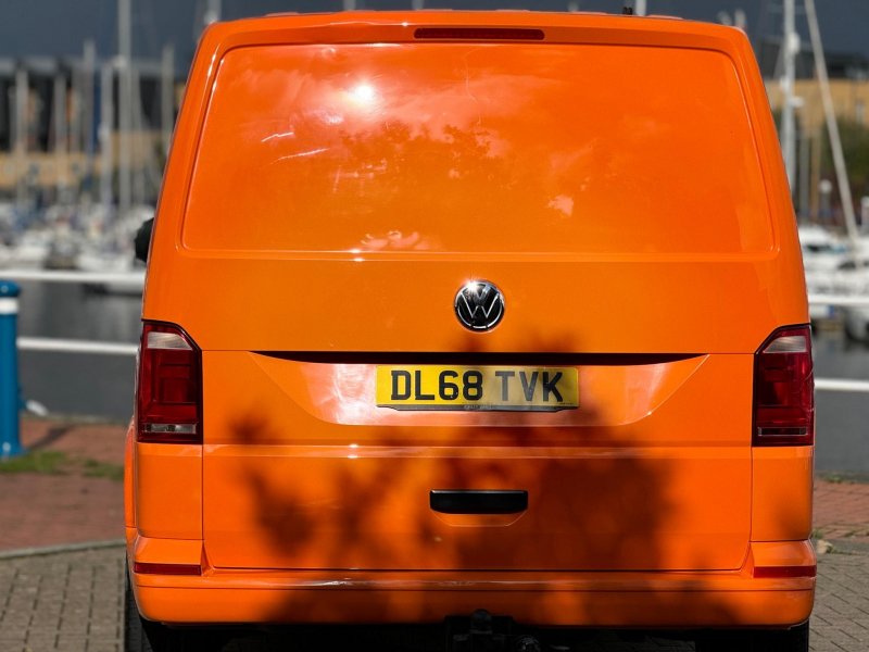 VOLKSWAGEN TRANSPORTER