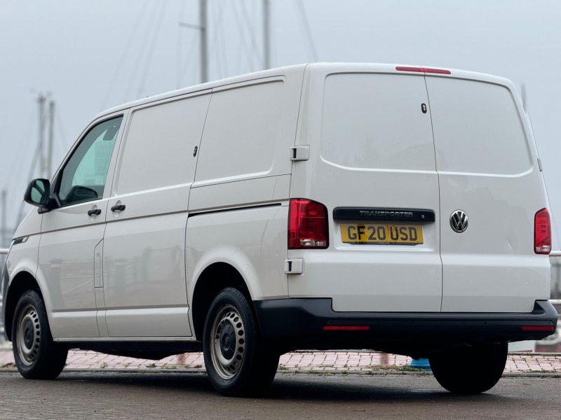 VOLKSWAGEN TRANSPORTER