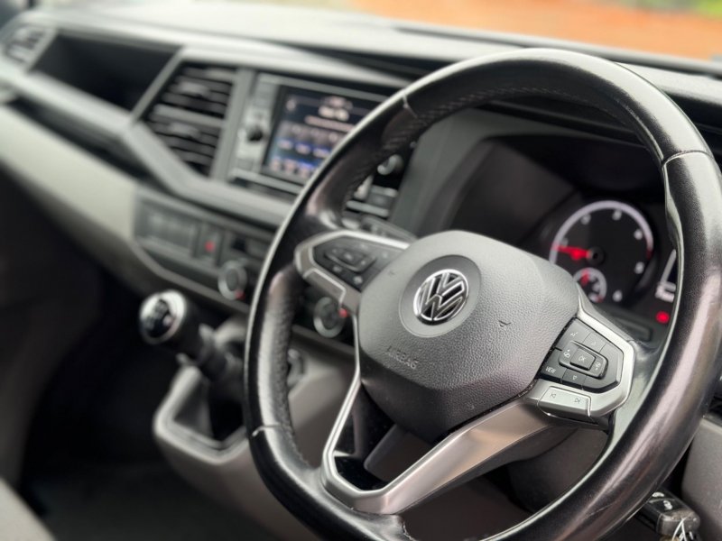 VOLKSWAGEN TRANSPORTER