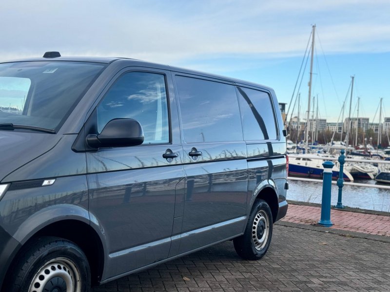 VOLKSWAGEN TRANSPORTER