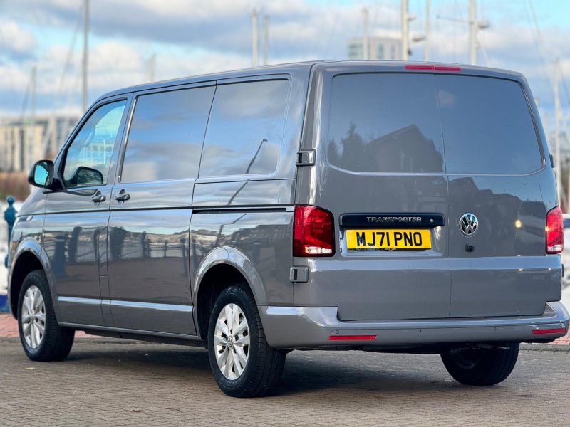VOLKSWAGEN TRANSPORTER