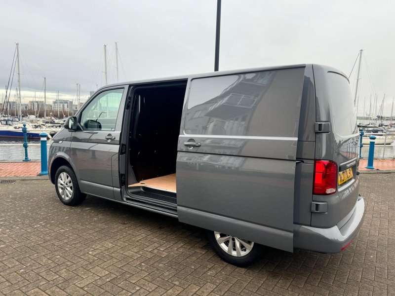 VOLKSWAGEN TRANSPORTER