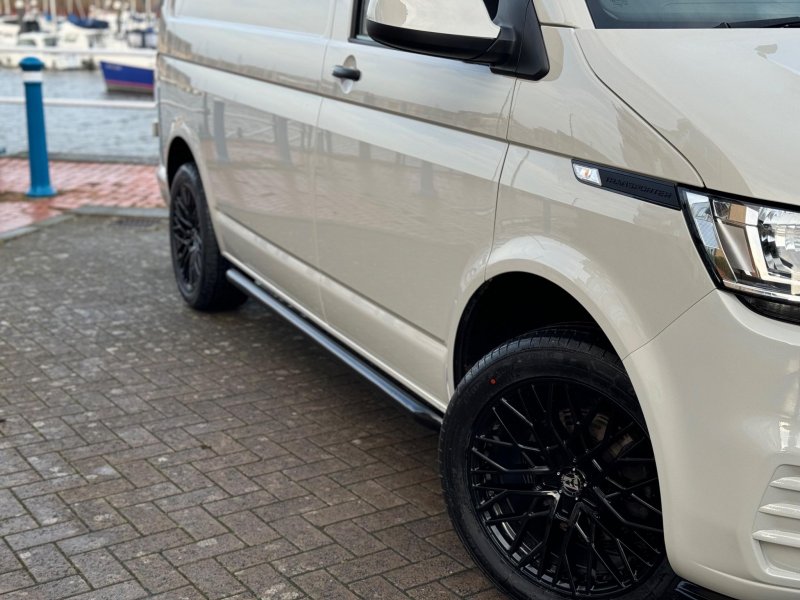 VOLKSWAGEN TRANSPORTER