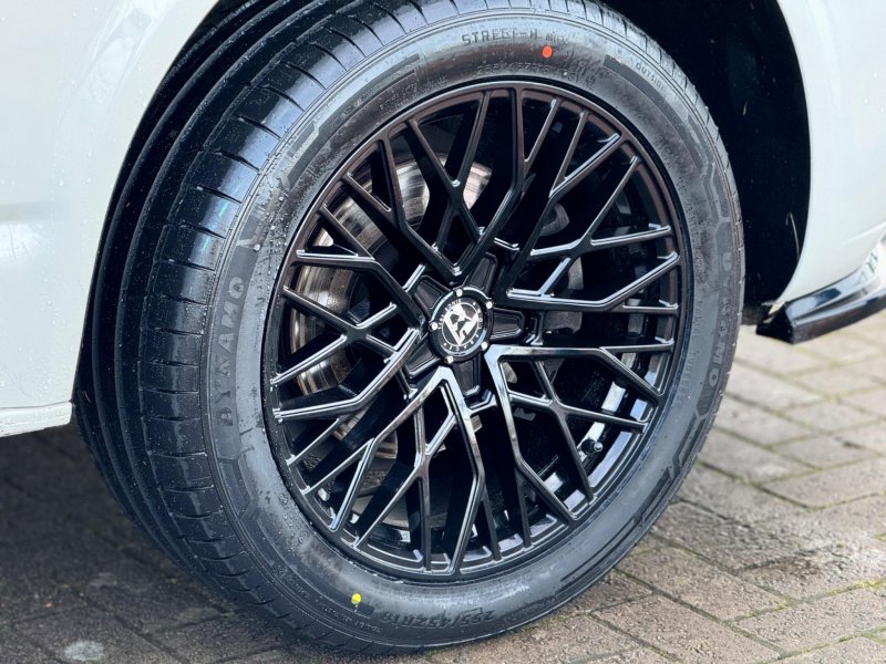 VOLKSWAGEN TRANSPORTER