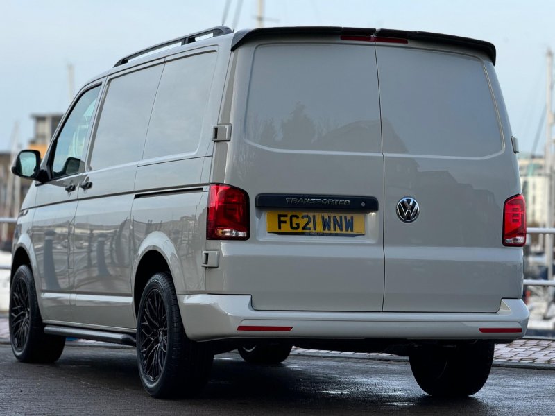 VOLKSWAGEN TRANSPORTER