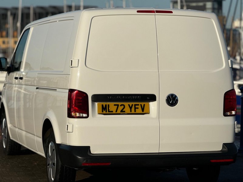 VOLKSWAGEN TRANSPORTER