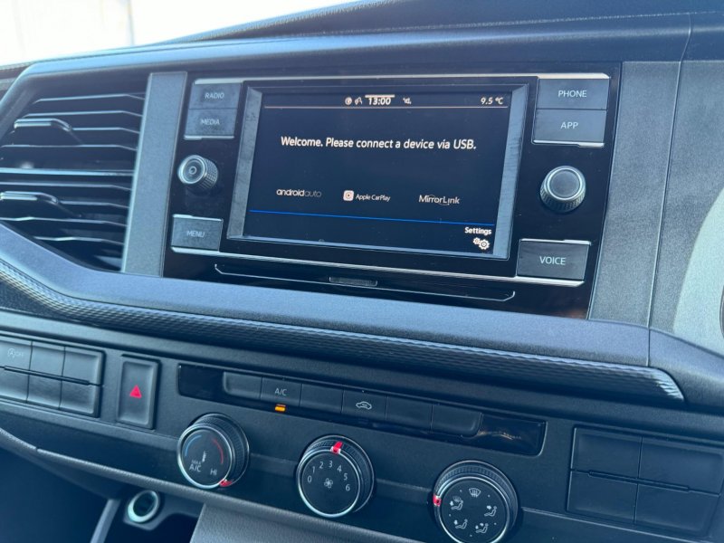 VOLKSWAGEN TRANSPORTER