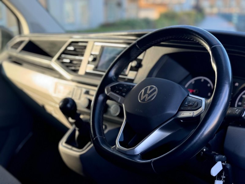 VOLKSWAGEN TRANSPORTER