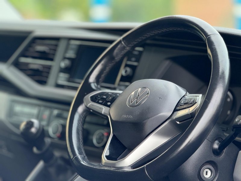 VOLKSWAGEN TRANSPORTER