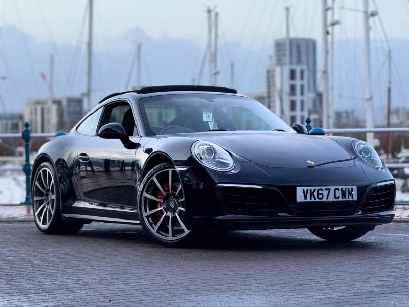 PORSCHE 911