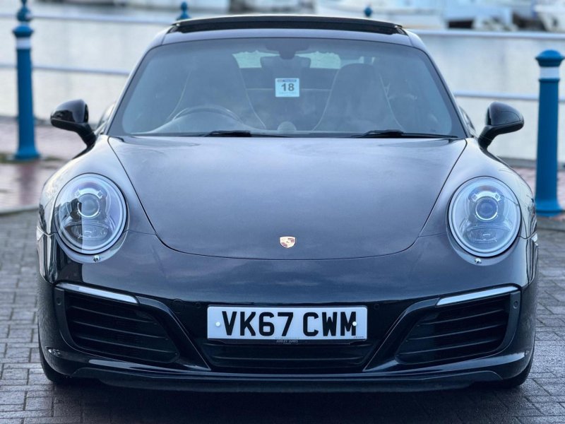 PORSCHE 911