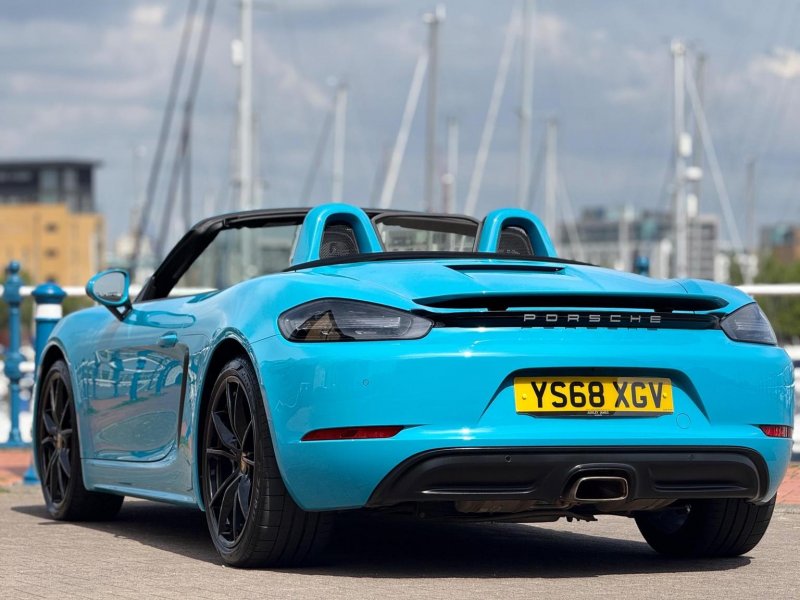 PORSCHE 718