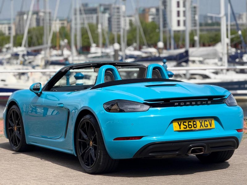 PORSCHE 718