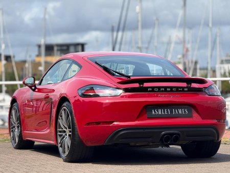 PORSCHE