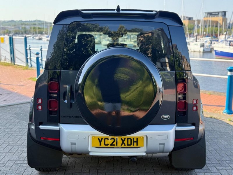 LAND ROVER DEFENDER 90