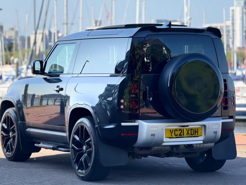 LAND ROVER DEFENDER 90