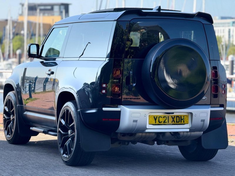 LAND ROVER DEFENDER 90